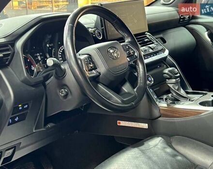 Черный Тойота Ленд Крузер, объемом двигателя 3.3 л и пробегом 202 тыс. км за 73000 $, фото 11 на Automoto.ua