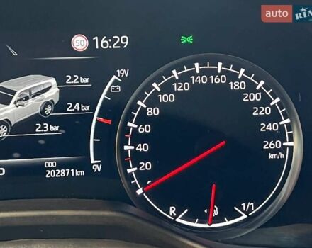 Черный Тойота Ленд Крузер, объемом двигателя 3.3 л и пробегом 202 тыс. км за 73000 $, фото 36 на Automoto.ua