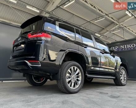 Черный Тойота Ленд Крузер, объемом двигателя 3.35 л и пробегом 1 тыс. км за 180000 $, фото 19 на Automoto.ua