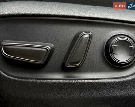 Черный Тойота Ленд Крузер, объемом двигателя 3.3 л и пробегом 60 тыс. км за 74999 $, фото 12 на Automoto.ua