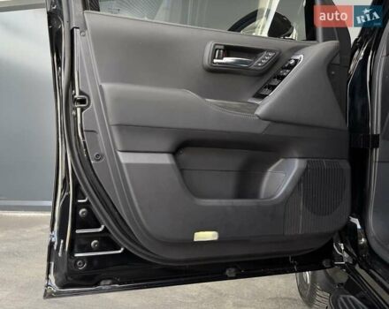 Черный Тойота Ленд Крузер, объемом двигателя 3.35 л и пробегом 1 тыс. км за 180000 $, фото 43 на Automoto.ua