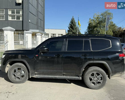 Черный Тойота Ленд Крузер, объемом двигателя 3.35 л и пробегом 31 тыс. км за 86000 $, фото 3 на Automoto.ua