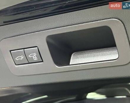 Черный Тойота Ленд Крузер, объемом двигателя 3.3 л и пробегом 202 тыс. км за 73000 $, фото 9 на Automoto.ua