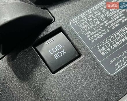 Черный Тойота Ленд Крузер, объемом двигателя 3.3 л и пробегом 202 тыс. км за 73000 $, фото 33 на Automoto.ua