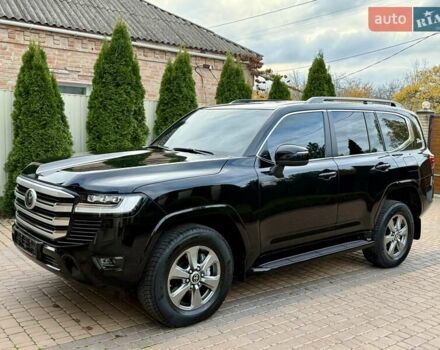 Черный Тойота Ленд Крузер, объемом двигателя 3.3 л и пробегом 60 тыс. км за 74999 $, фото 2 на Automoto.ua