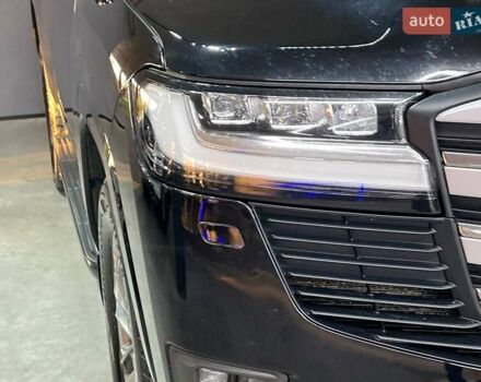 Черный Тойота Ленд Крузер, объемом двигателя 3.3 л и пробегом 202 тыс. км за 73000 $, фото 1 на Automoto.ua