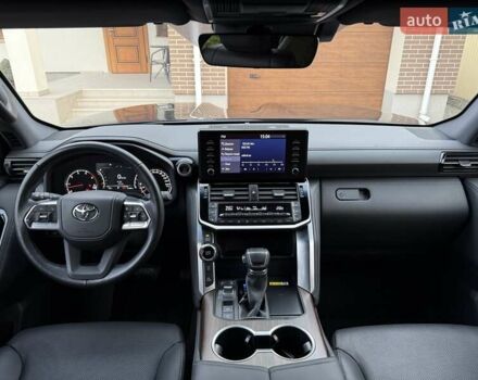 Черный Тойота Ленд Крузер, объемом двигателя 3.3 л и пробегом 60 тыс. км за 74999 $, фото 19 на Automoto.ua