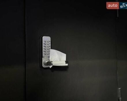 Черный Тойота Ленд Крузер, объемом двигателя 3.35 л и пробегом 1 тыс. км за 180000 $, фото 49 на Automoto.ua