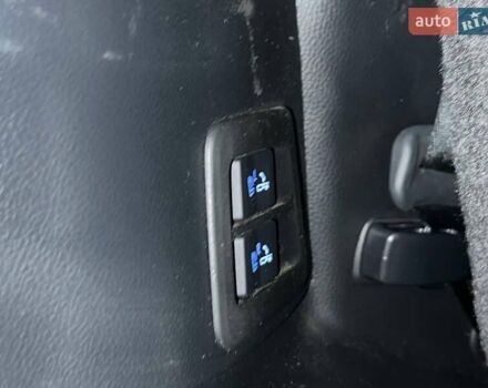 Черный Тойота Ленд Крузер, объемом двигателя 3.3 л и пробегом 202 тыс. км за 73000 $, фото 50 на Automoto.ua