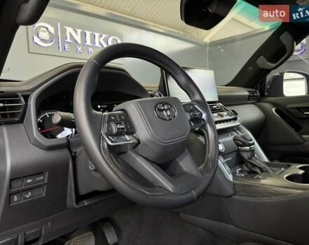 Черный Тойота Ленд Крузер, объемом двигателя 3.35 л и пробегом 1 тыс. км за 180000 $, фото 29 на Automoto.ua