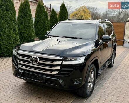 Черный Тойота Ленд Крузер, объемом двигателя 3.3 л и пробегом 60 тыс. км за 74999 $, фото 1 на Automoto.ua
