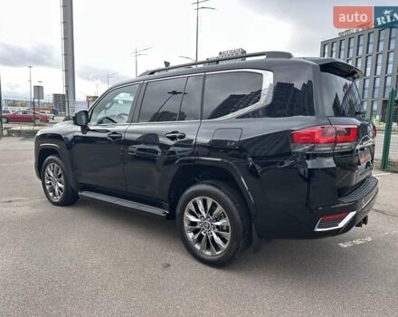 Черный Тойота Ленд Крузер, объемом двигателя 3.35 л и пробегом 19 тыс. км за 88700 $, фото 8 на Automoto.ua