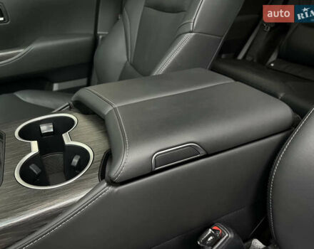 Черный Тойота Ленд Крузер, объемом двигателя 3.35 л и пробегом 79 тыс. км за 88499 $, фото 34 на Automoto.ua