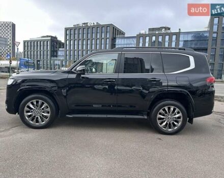 Черный Тойота Ленд Крузер, объемом двигателя 3.35 л и пробегом 19 тыс. км за 88700 $, фото 10 на Automoto.ua