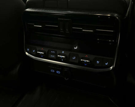 Черный Тойота Ленд Крузер, объемом двигателя 3.35 л и пробегом 79 тыс. км за 88499 $, фото 41 на Automoto.ua