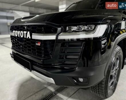 Черный Тойота Ленд Крузер, объемом двигателя 3.35 л и пробегом 13 тыс. км за 87000 $, фото 5 на Automoto.ua