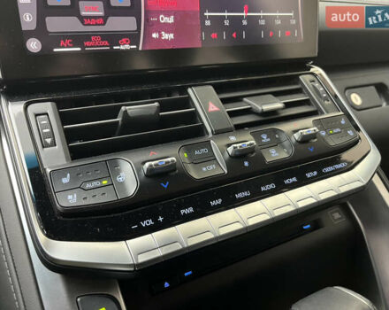 Черный Тойота Ленд Крузер, объемом двигателя 3.35 л и пробегом 79 тыс. км за 88499 $, фото 38 на Automoto.ua