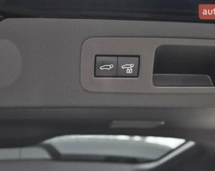 Черный Тойота Ленд Крузер, объемом двигателя 3.3 л и пробегом 28 тыс. км за 89900 $, фото 9 на Automoto.ua