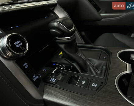 Черный Тойота Ленд Крузер, объемом двигателя 3.35 л и пробегом 79 тыс. км за 88499 $, фото 31 на Automoto.ua