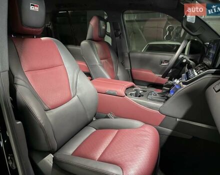 Черный Тойота Ленд Крузер, объемом двигателя 3.35 л и пробегом 13 тыс. км за 87000 $, фото 35 на Automoto.ua