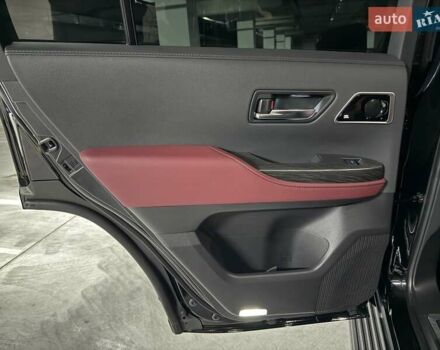 Черный Тойота Ленд Крузер, объемом двигателя 3.35 л и пробегом 13 тыс. км за 87000 $, фото 26 на Automoto.ua