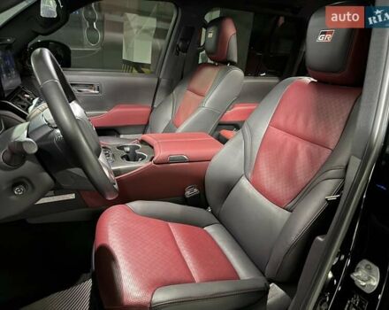 Черный Тойота Ленд Крузер, объемом двигателя 3.35 л и пробегом 13 тыс. км за 87000 $, фото 24 на Automoto.ua