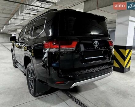 Черный Тойота Ленд Крузер, объемом двигателя 3.35 л и пробегом 13 тыс. км за 87000 $, фото 9 на Automoto.ua