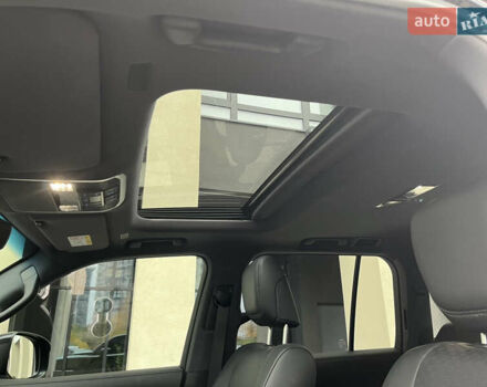 Черный Тойота Ленд Крузер, объемом двигателя 3.35 л и пробегом 79 тыс. км за 88499 $, фото 28 на Automoto.ua