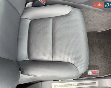 Черный Тойота Ленд Крузер, объемом двигателя 3.45 л и пробегом 65 тыс. км за 72500 $, фото 45 на Automoto.ua