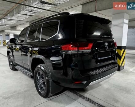 Черный Тойота Ленд Крузер, объемом двигателя 3.35 л и пробегом 13 тыс. км за 87000 $, фото 8 на Automoto.ua