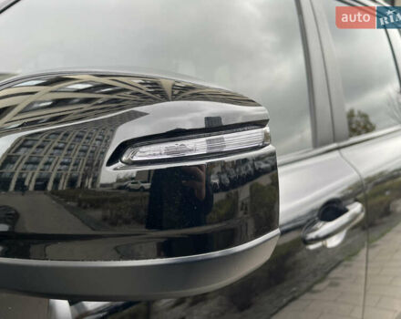 Черный Тойота Ленд Крузер, объемом двигателя 3.35 л и пробегом 79 тыс. км за 88499 $, фото 20 на Automoto.ua