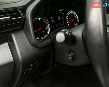 Черный Тойота Ленд Крузер, объемом двигателя 3.35 л и пробегом 79 тыс. км за 88499 $, фото 32 на Automoto.ua