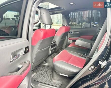 Черный Тойота Ленд Крузер, объемом двигателя 3.35 л и пробегом 19 тыс. км за 88700 $, фото 28 на Automoto.ua