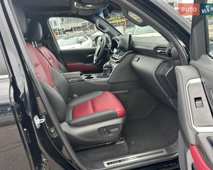 Черный Тойота Ленд Крузер, объемом двигателя 3.35 л и пробегом 19 тыс. км за 88700 $, фото 19 на Automoto.ua