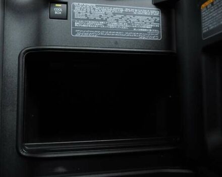 Черный Тойота Ленд Крузер, объемом двигателя 3.3 л и пробегом 28 тыс. км за 89900 $, фото 51 на Automoto.ua