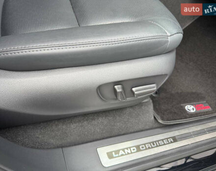 Черный Тойота Ленд Крузер, объемом двигателя 3.45 л и пробегом 65 тыс. км за 72500 $, фото 43 на Automoto.ua