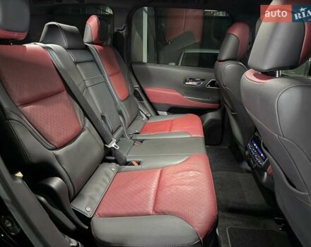 Черный Тойота Ленд Крузер, объемом двигателя 3.35 л и пробегом 13 тыс. км за 87000 $, фото 32 на Automoto.ua