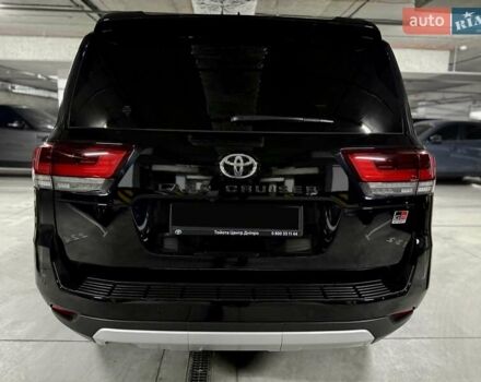 Черный Тойота Ленд Крузер, объемом двигателя 3.35 л и пробегом 13 тыс. км за 87000 $, фото 11 на Automoto.ua