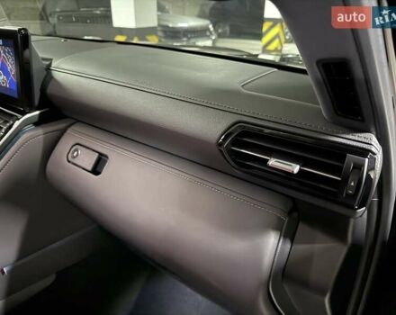 Черный Тойота Ленд Крузер, объемом двигателя 3.35 л и пробегом 13 тыс. км за 87000 $, фото 36 на Automoto.ua