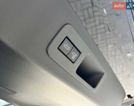 Чорний Тойота Ленд Крузер, об'ємом двигуна 3.3 л та пробігом 7 тис. км за 98500 $, фото 31 на Automoto.ua