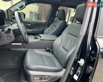 Чорний Тойота Ленд Крузер, об'ємом двигуна 3.3 л та пробігом 7 тис. км за 98500 $, фото 23 на Automoto.ua