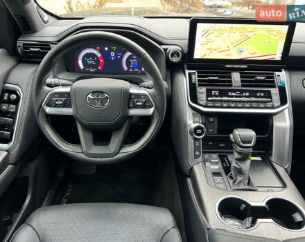 Чорний Тойота Ленд Крузер, об'ємом двигуна 3.3 л та пробігом 7 тис. км за 98500 $, фото 35 на Automoto.ua