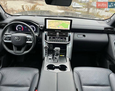 Чорний Тойота Ленд Крузер, об'ємом двигуна 3.3 л та пробігом 7 тис. км за 98500 $, фото 34 на Automoto.ua