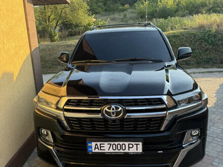 Тойота Ленд Крузер 2008 в Царичанке на Automoto.ua Черный Тойота Ленд Крузер, объемом двигателя 5.7 л и пробегом 263 тыс. км за 28000 $, фото 1 на Automoto.ua