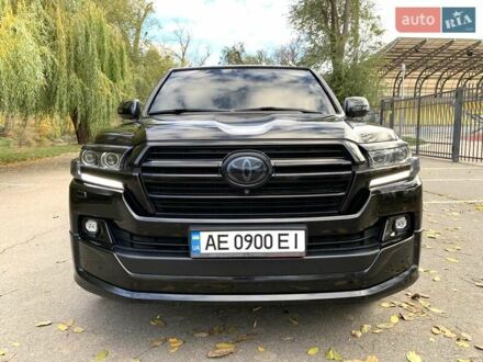 Черный Тойота Ленд Крузер, объемом двигателя 4.46 л и пробегом 190 тыс. км за 58888 $, фото 1 на Automoto.ua