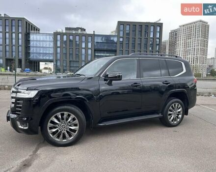 Черный Тойота Ленд Крузер, объемом двигателя 3.35 л и пробегом 19 тыс. км за 88700 $, фото 1 на Automoto.ua