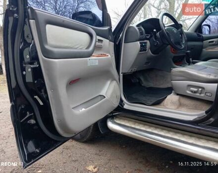 Коричневый Тойота Ленд Крузер, объемом двигателя 4.66 л и пробегом 260 тыс. км за 14000 $, фото 6 на Automoto.ua