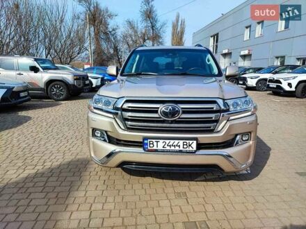 Тойота Ленд Крузер 2017 у Бериславе на Automoto.ua Коричневий Тойота Ленд Крузер, об'ємом двигуна 4.46 л та пробігом 92 тис. км за 55000 $, фото 1 на Automoto.ua