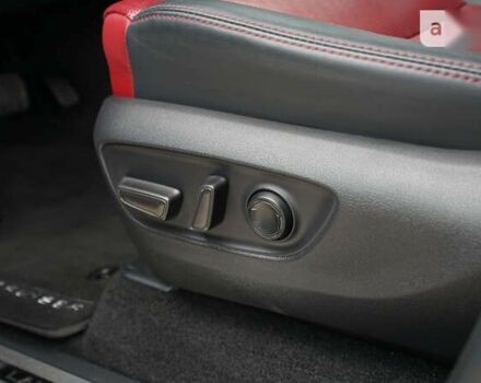 Тойота Ленд Крузер, об'ємом двигуна 3.3 л та пробігом 22 тис. км за 88504 $, фото 15 на Automoto.ua