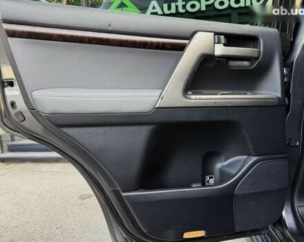 Тойота Ленд Крузер, объемом двигателя 4.5 л и пробегом 244 тыс. км за 24999 $, фото 29 на Automoto.ua